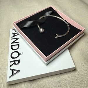 🆕 NWT LIMITED EDITION PANDORA Moments Moon & Stars Open Bangle